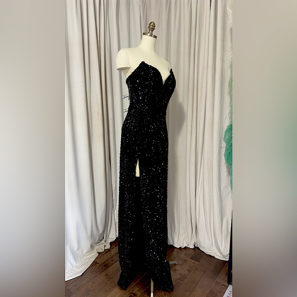 STRAPLESS SEQUIN EMBELLISHED VELVET GOWN- BLACK